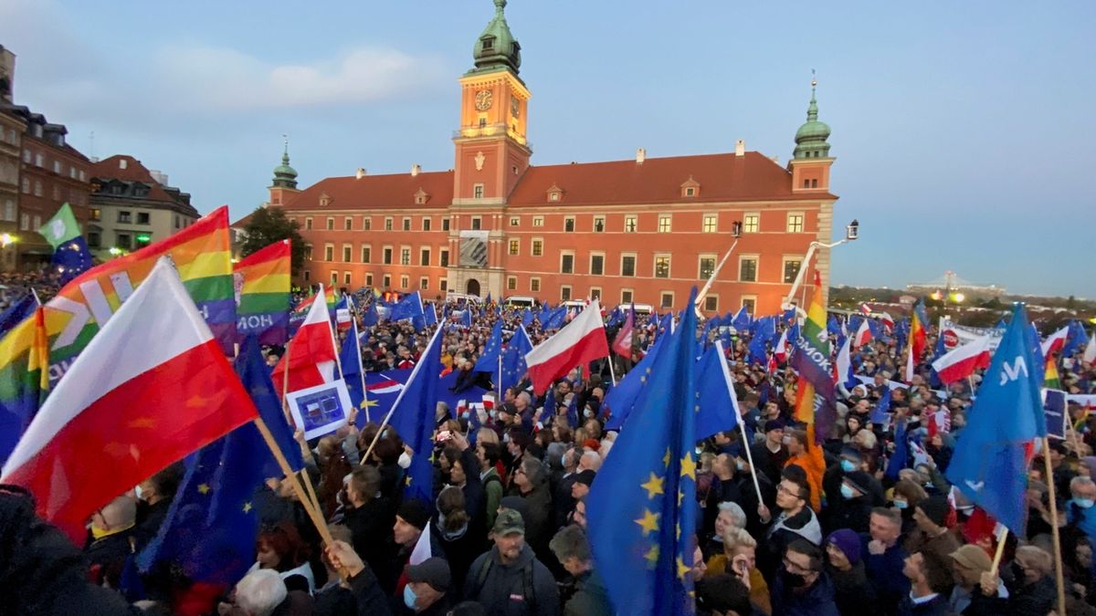 Poláci vyrazili do ulic demonstrovat za členství v EU